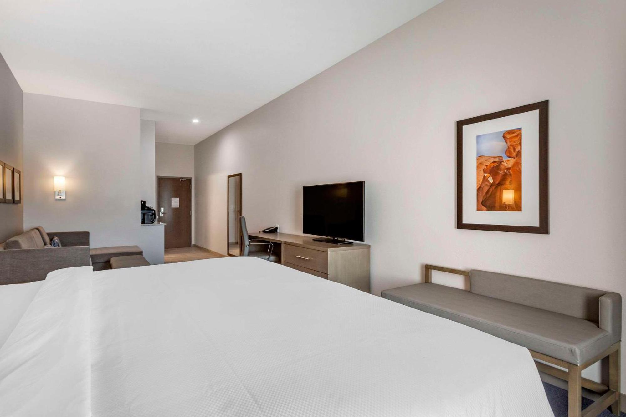 Comfort Suites Scottsdale Talking Stick Entertainment District Exterior photo